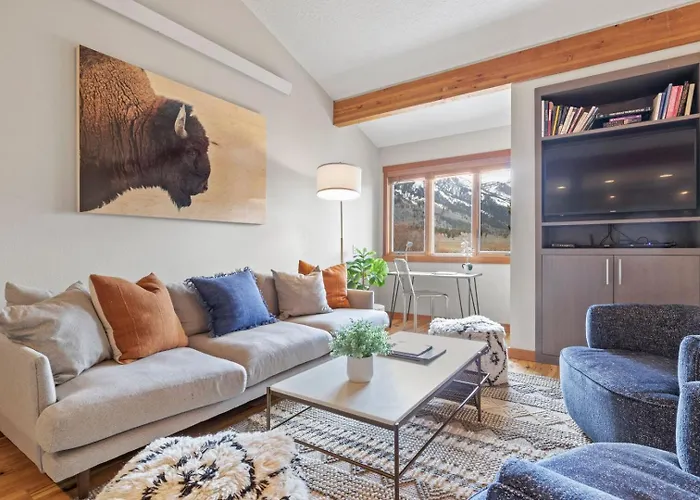 Rmr: Bearberry 3422 In The Aspenswilson Wy Apartment