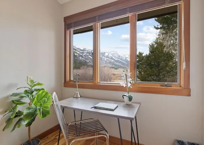 Apartment Rmr: Bearberry 3422 In The Aspenswilson Wy *